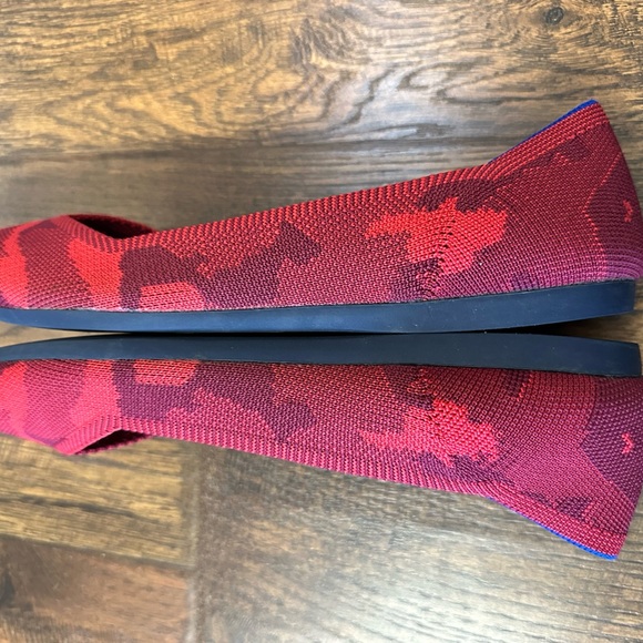 Rothy’s Red camo Points size 9.5 VGUC - Picture 3 of 10